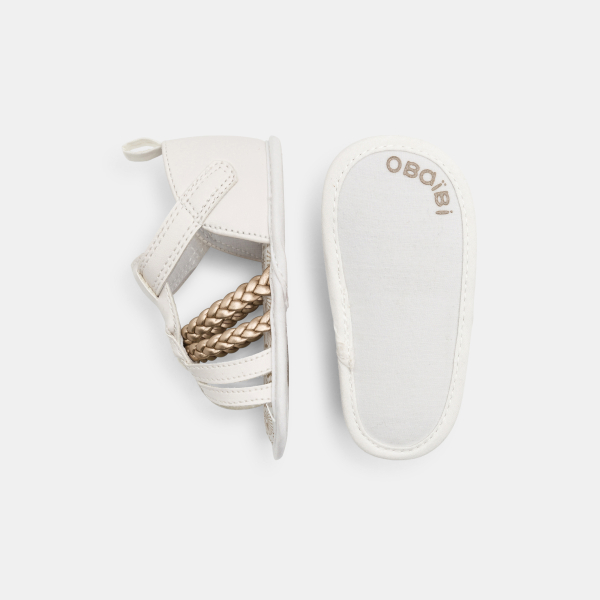 صندل بشريط لاصق باللون الأبيض للفتيات الصغيرات